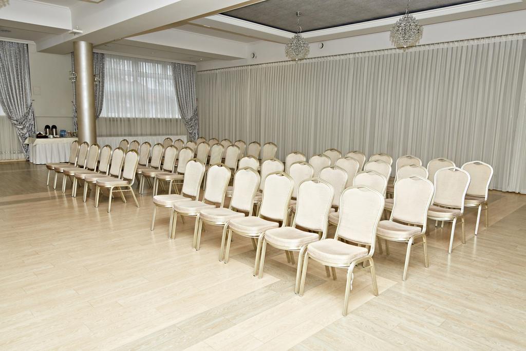 Hotel Ted Радомско Экстерьер фото