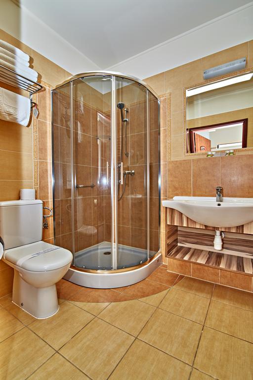 Hotel Ted Радомско Экстерьер фото